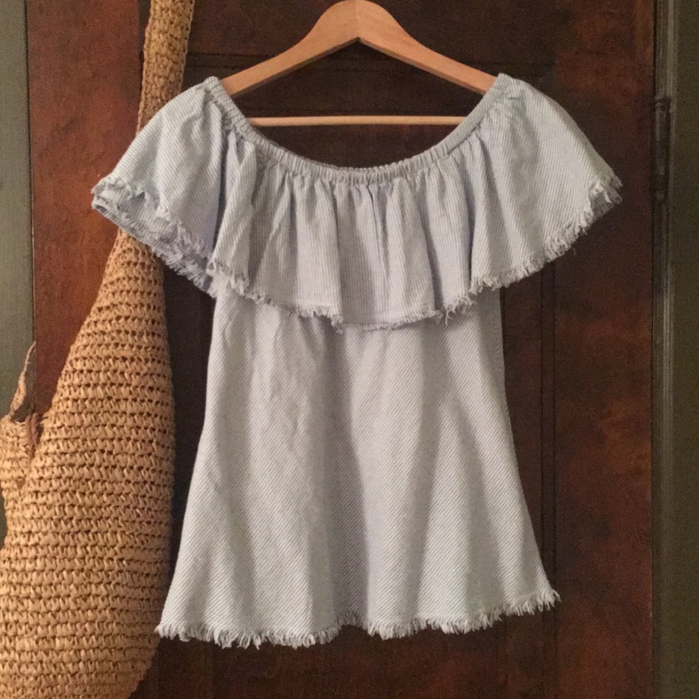 Velvet off shoulder fringe top.